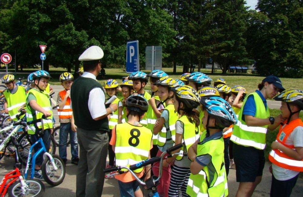 Foto: Deti a obrie vozidlá - dopravno-výchovná akcia pre žiakov ZŠ