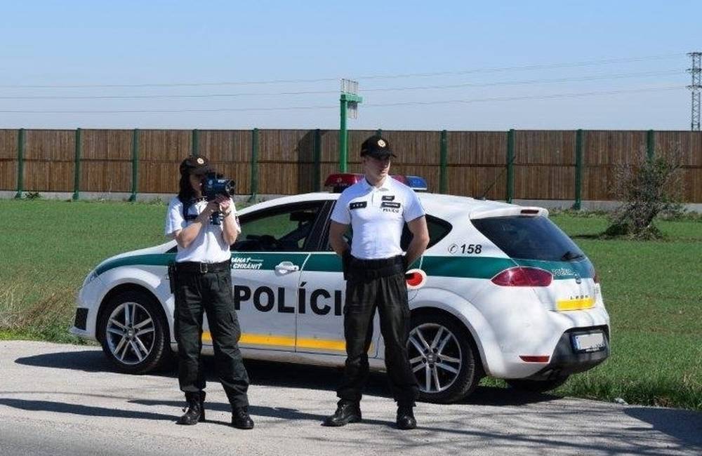 Foto: Maďarský vodič skončil v policajnej cele po tom, čo nafúkal 1,33 promile