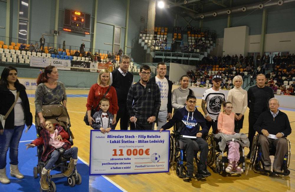 Pekný čin futbalistov, pomohli ľuďom v núdzi sumou 11 tisíc eur