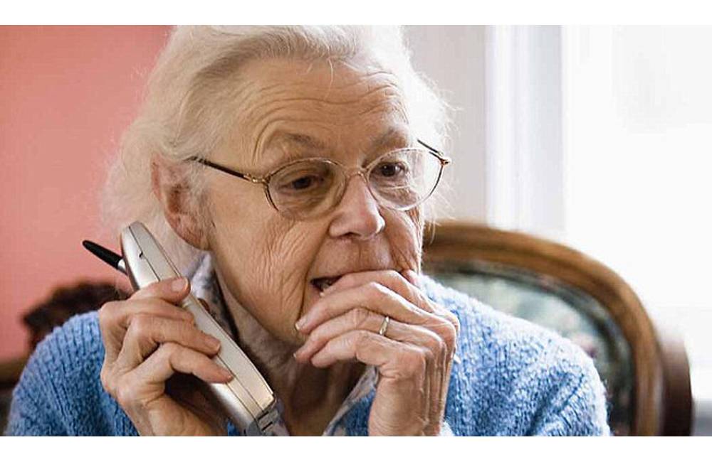 Dôchodkyňu oklamali cez telefón falošní lekári, tá im zo strachu poslala na účet 5 tisíc eur