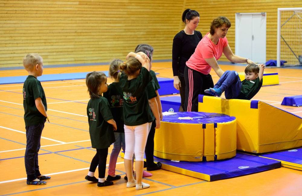 14 Základných škôl v Nitre dostalo nové gymnastické pomôcky do telocviční  za takmer 100 tisíc