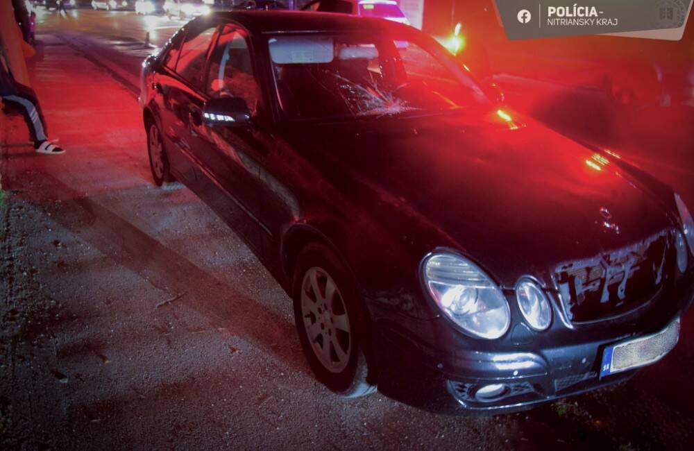 FOTO: Tragická bodka za Dušičkami v Ivanke pri Nitre, pod kolesami auta zahynula chodkyňa 