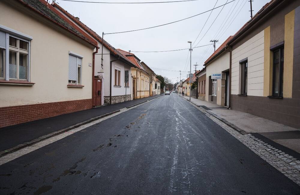FOTO: V Nitre dokončili rekonštrukciu Kasalovej ulice za 150-tisíc eur 