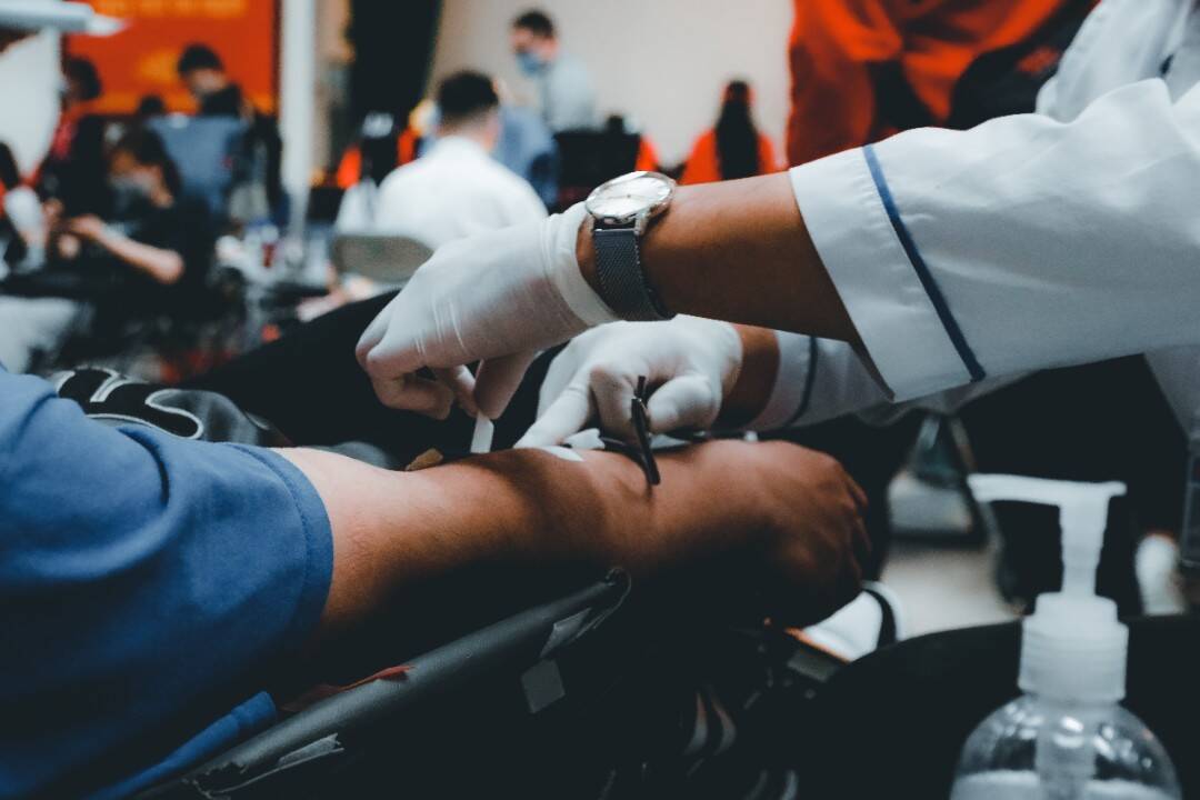 Nitriansky primátor vyzýva na darovanie krvi. Vedeli ste, že pravidelní darcovia majú zdravotné výhody?
