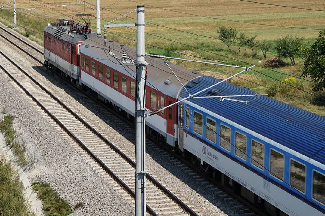 V úseku na hlavnej trati sa bude jazdiť 10 km/h. Spomalí to vlaky z Nitrianskeho kraja aj medzinárodné spoje