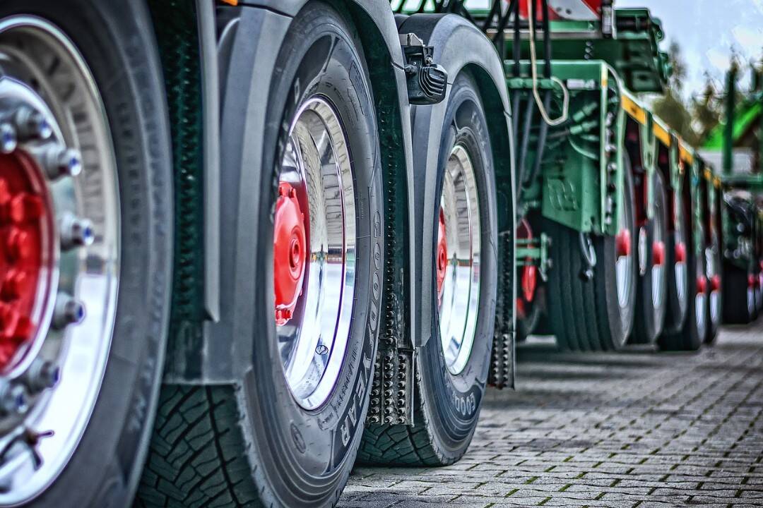 Začali veľké protesty farmárov: Traktory dnes zablokujú aj dopravu v Leviciach. Čo chcú dosiahnuť?