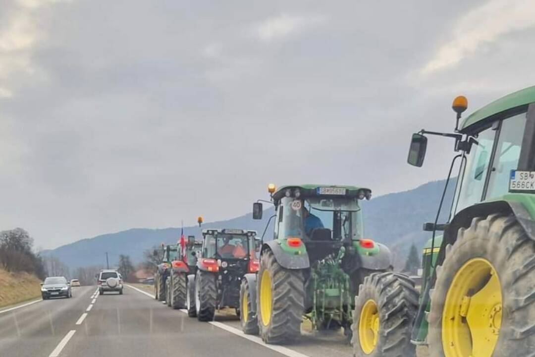 Protesty farmárov: V Nitre, Nových Zámkoch, Leviciach aj Komárne sa vyhnite týmto úsekom, na obchádzky sa nespoliehajte