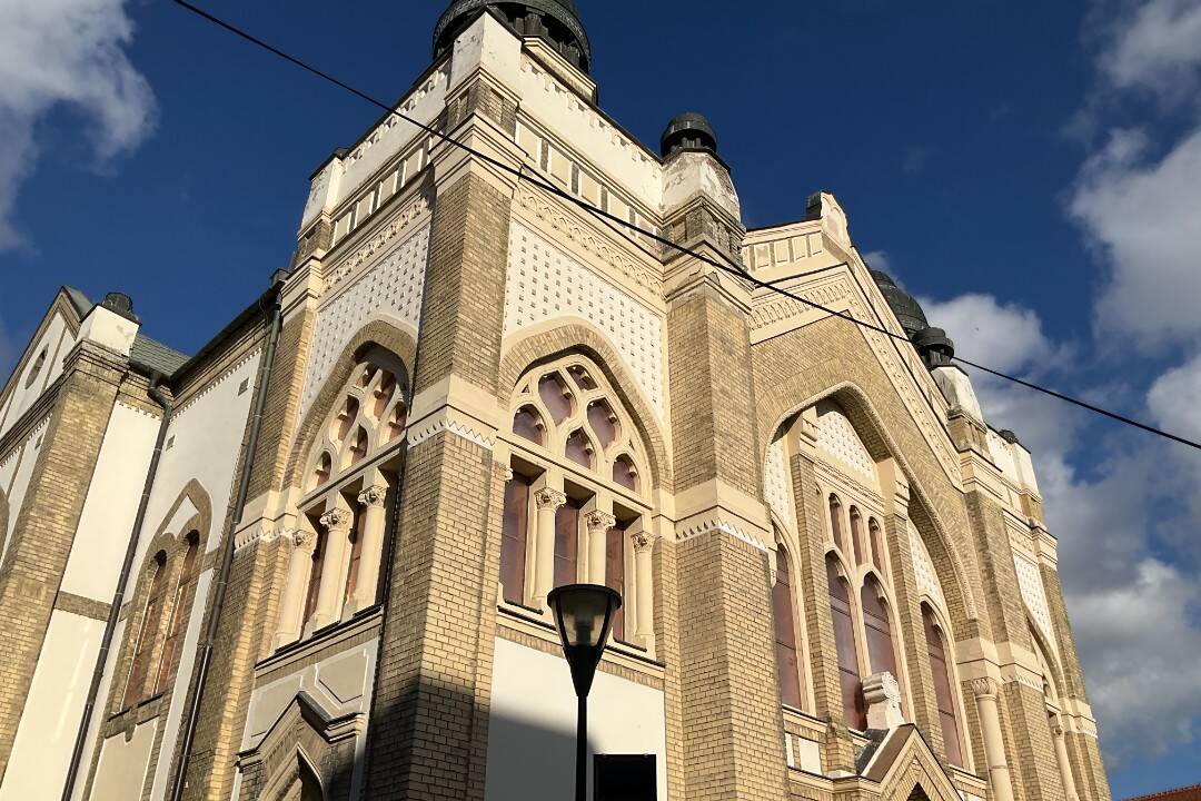 Nitriansku synagógu zaplnia tóny vážnej hudby. Blíži sa 50. ročník Nitrianskej hudobnej jari 
