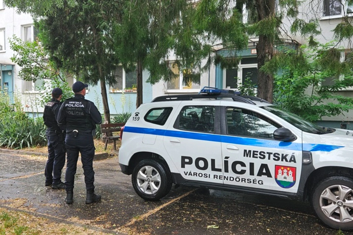 Foto: Nie vždy príde pomoc včas. Jednu seniorku z Komárna našli policajti živú, druhý zásah v byte mal smutný koniec
