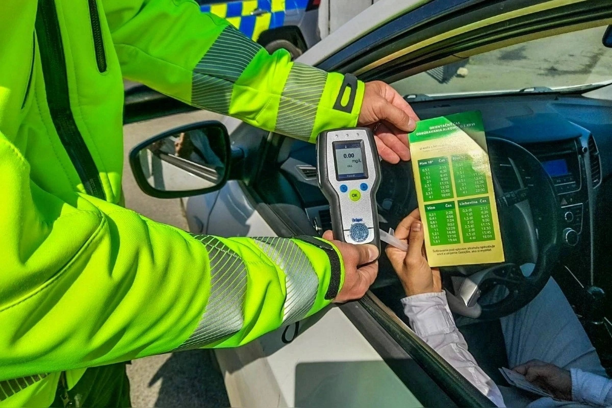 Od 1. mája platí zákaz alkoholu aj pre spolujazdcov. Pokuta sa vyšplhá až na 650 eur, no platí dôležitá výnimka