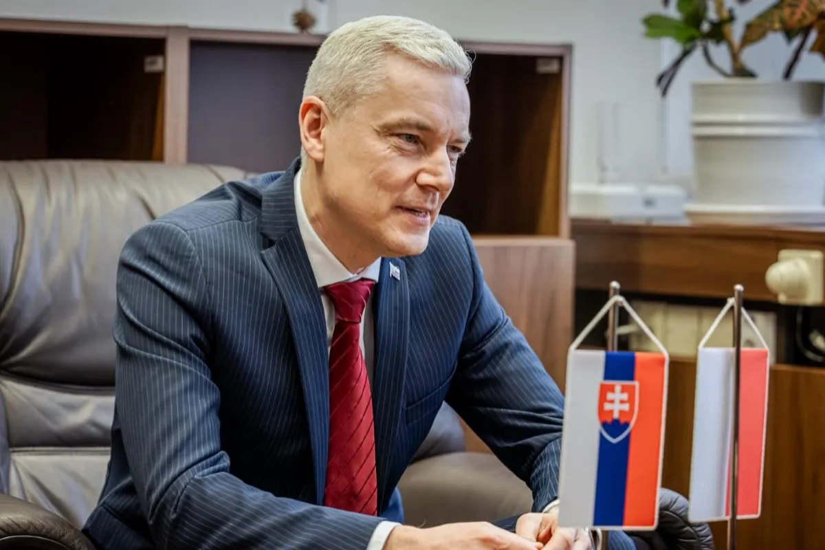 Poslanca Jána Ferenčáka fyzicky napadli pred jeho dcérou, prehovoril o tom, čo sa stalo