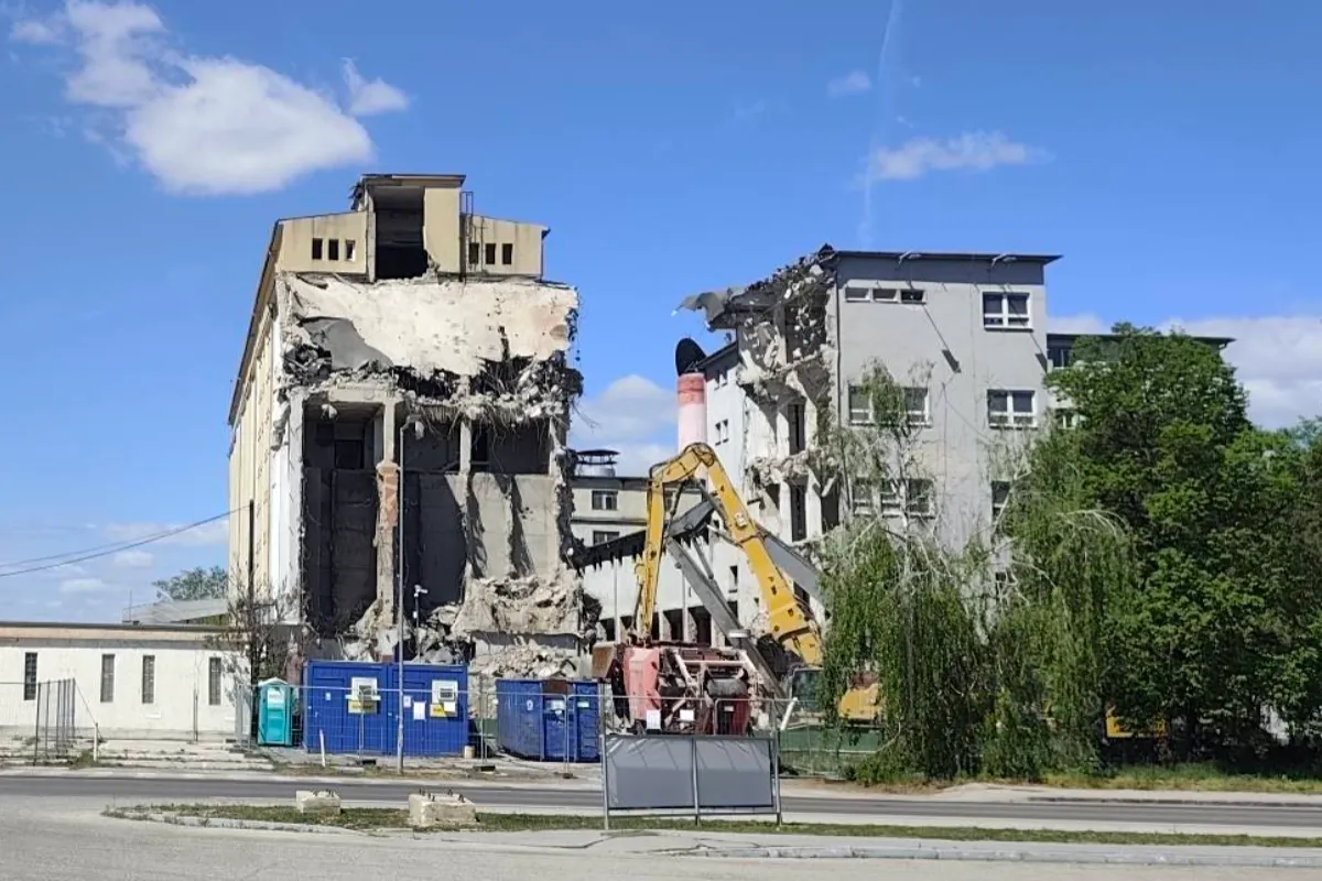 Obyvatelia Topoľčian smútia za jedným z niekdajších symbolov mesta. Zo slávneho pivovaru zostali len ruiny