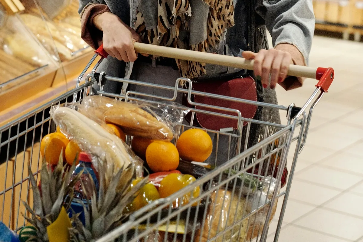 Májové sviatky menia otváracie hodiny reťazcov. Aj v Nitrianskom kraji však niektoré ostanú otvorené, kde si nakúpite?