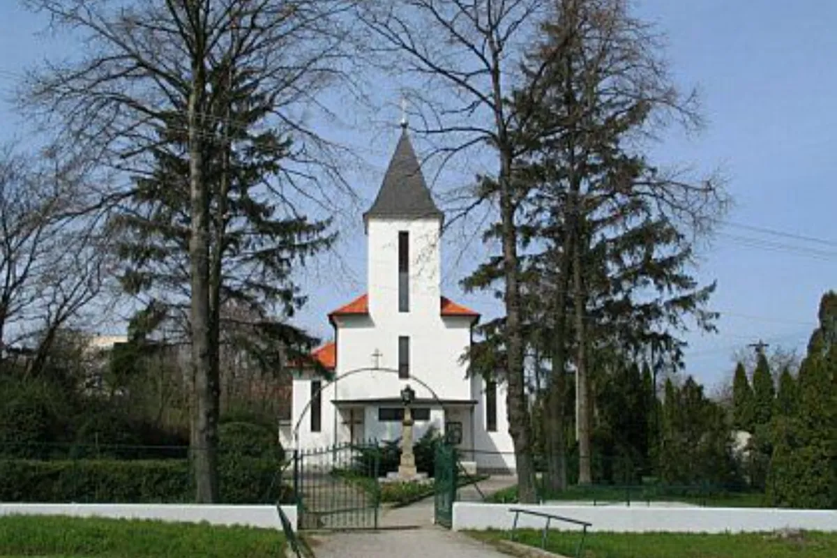 Kostol v dedinke pri Nitre potrebuje rekonštrukciu, leták od farnosti rozprúdil medzi veriacimi veľkú diskusiu