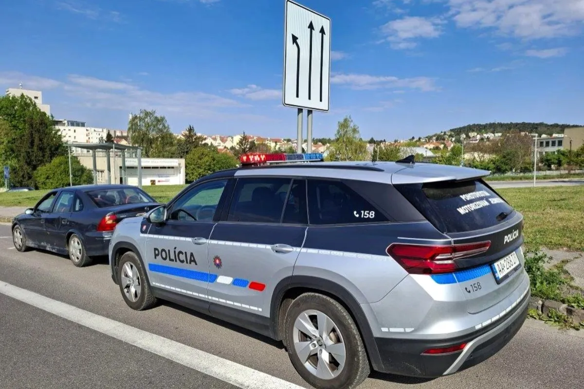Po Nitre jazdil ďalší hazardér. Nemal vodičský preukaz a bol zdrogovaný, okamžite upútal pozornosť polície