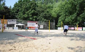 Po štyroch rokoch mesto opäť dopĺňa piesok na Nitrianskej pláži