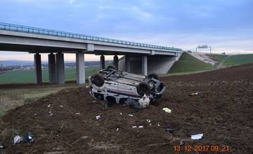 Vodič takto pristál po páde z mosta, nafúkal totiž 1,5 promile