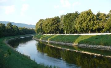 Rieka Nitra je stále znečistená a nachádzajú sa v nej nebezpečné látky, potvrdili to vzorky