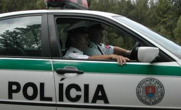 Vodič nákladiaka nedal prednosť, narazil do osobného auta a ušiel, polícia hľadá svedkov nehody