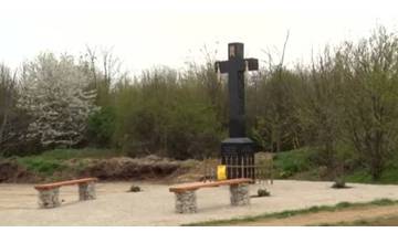 Vandalizmus v Nitre: Z kríža odtrhli telo Ježiša, polícia vyzýva svedkov aby sa ozvali