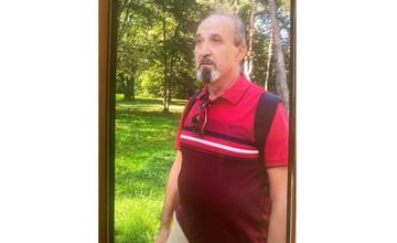 Nitrianski policajti hľadajú muža zachyteného na záberoch. Potrebujú sa s ním porozprávať