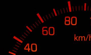 Vodič uháňal po diaľnici v Nitre šialenou rýchlosťou, neminula ho vysoká pokuta