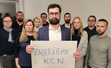 Príde Nitra o 15,5 milióna eur? Mestskí poslanci ani neotvorili rokovanie, primátor hovorí o hanbe a politickom boji