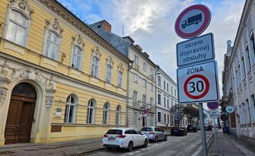 FOTO: Dolu nohu z plynu, v centre Nitry začala platiť „zóna 30“