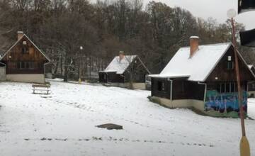 VIDEO: Youtuber natočil unikátne zábery opusteného areálu detského tábora neďaleko Zlatých Moraviec