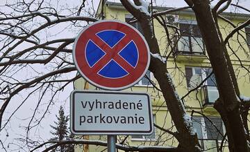 Ľudia s preukazom ŤZP v Nitre zaplatia za parkovacie miesta takmer 100 eur ročne, zmien bude viacero