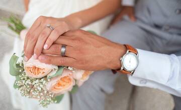 V Komárne sa minulý rok zosobášilo cez 150 párov, najviac svadieb bolo v septembri