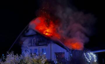 V obci Horné Lefantovce zhorela strecha rodinného domu, majiteľ prišiel o 90-tisíc eur 