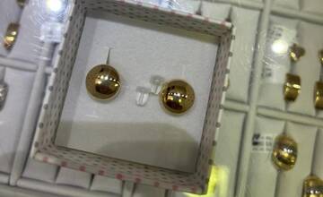 FOTO: Snúbenci z Nitry sľubujú odmenu za nájdenie rodinného dedičstva. Ukradnuté šperky môžu byť aj v záložni