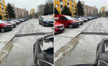 Obyvatelia Klokočiny stratili trpezlivosť s rozbitými cestami: Dajte nám asfalt a opravíme si to sami! 