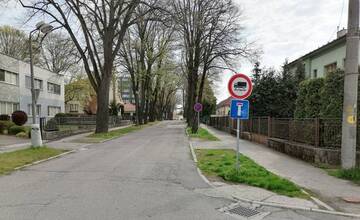 FOTO: Pokutuje mestská polícia v Topoľčanoch parkovanie nespravodlivo? Nahnevaní obyvatelia ich postup kritizujú