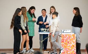 FOTO: Deti zo základnej školy v Nitre vydali kuchársku knihu Bašavel v kuchyni