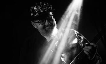 Muzikanti smútia za basgitaristom kapely BijouTerrier. Posledná rozlúčka sa uskutoční v stredu