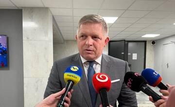 ANKETA: Vláda si zvýšila mesačný príjem o tisíce eur. Súhlasíte s tým?