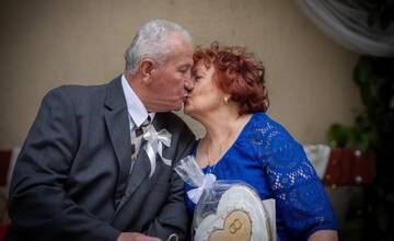 FOTO: V Topoľčanoch oslávili Valentín svadbou, obnovením manželských sľubov aj ďalšími akciami