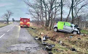 FOTO: Medzi obcami Moča a Búč došlo k tragickej zrážke, obeťou je 34-ročná vodička