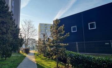 FOTO: Výmenníková stanica v Šali získala novú podobu, je o niečo menej strašidelná