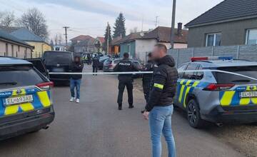 Policajný zásah v Jelenci pri Nitre sa týkal vydierania kvôli intímnym fotografiám