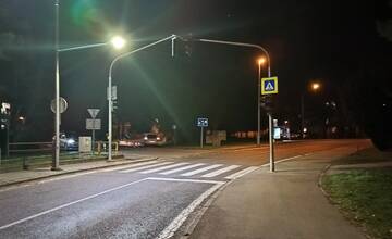 FOTO: V Nitre pribudli svetlá na dvoch priechodoch pre chodcov. Pozrite sa na ten rozdiel