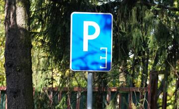 V Trenčíne vyhradili parkovacie miesta pre nitrianskych hokejových fanúšikov