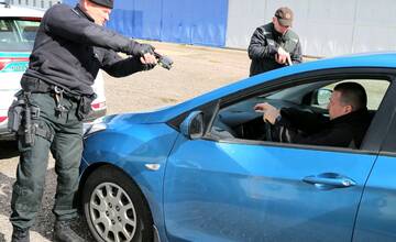 FOTO: Policajti z Levíc mali cvičenie „Raptor“, precvičovali si postup v boji proti nelegálnej migrácii