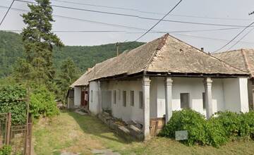Štát opäť predáva domy na južnom Slovensku. Jeden je ako z rozprávky a pri ďalšom išli s cenou dole