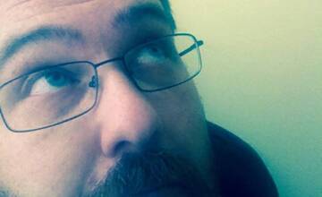 Svet navždy opustil školský psychológ Martin Rothbauer. Smúti za nim nitrianske gymnázium aj divadlo 