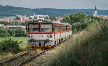 Pred železničnou stanicou Vráble zomrel mladý muž. Pôsobil v kapele, čakalo ho niekoľko koncertov
