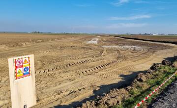 FOTO: Ľudia tomu neverili, no obchvat Šale skutočne stavajú. Vidieť už prvé stavebné práce