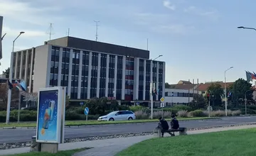 Poplatok za odvoz smetí v Nitre sa od nového roka zvýši, mestskí poslanci schválili zmeny 